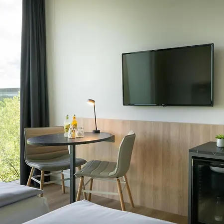 Hotel Innside By Melia Parkstadt Schwabing 4*
