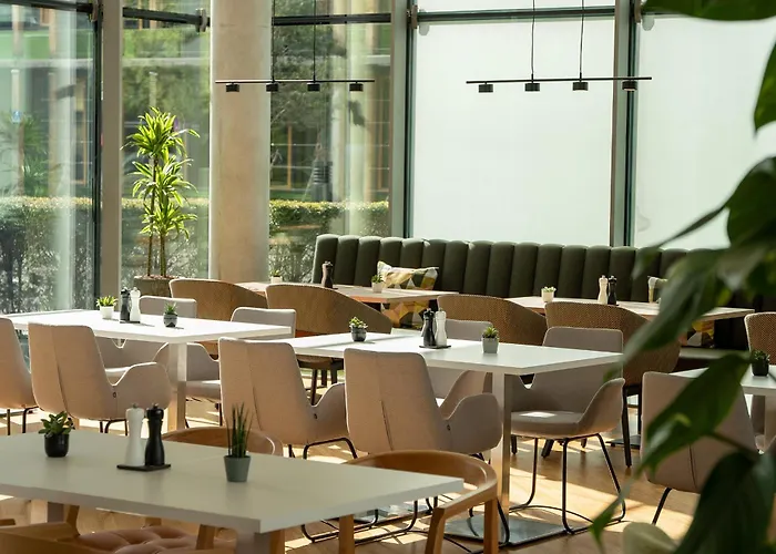호텔 Innside By Melia Parkstadt Schwabing 4*